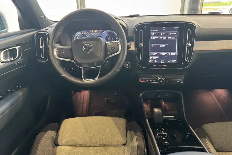 Volvo XC40 din 2023 cu 28.000 km - oferta VOL201796 - foto 11