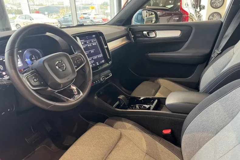 Volvo XC40 din 2023 cu 28.000 km - oferta VOL201796 - foto 13