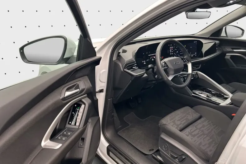 Audi Q5 din 2025 cu 13.551 km - oferta AUD201797 - foto 6