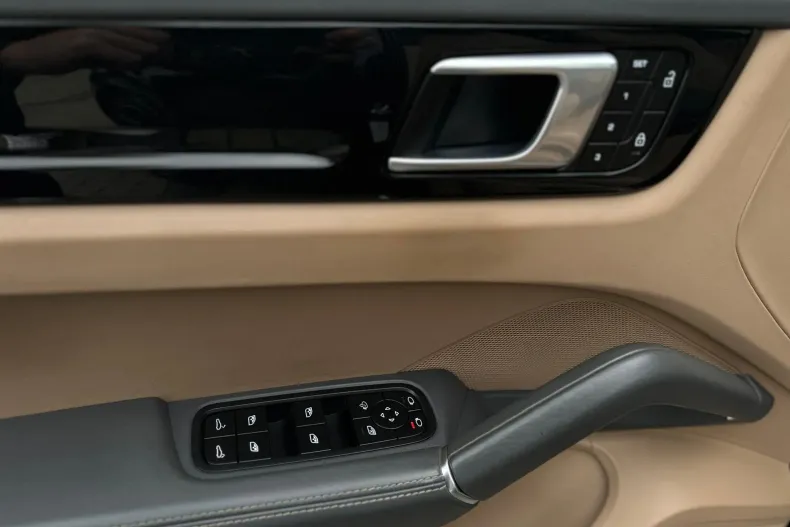 Porsche Cayenne din 2022 cu 136.321 km - oferta POR201801 - foto 14