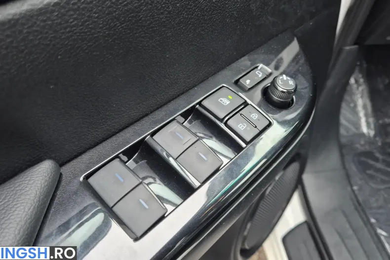 Toyota Hilux din 2025 cu 12 km - oferta TOY201805 - foto 12