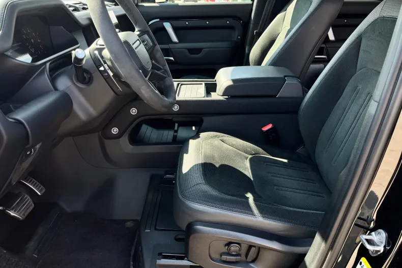 Land Rover Defender din 2022 cu 43.433 km - oferta LAN201821 - foto 10