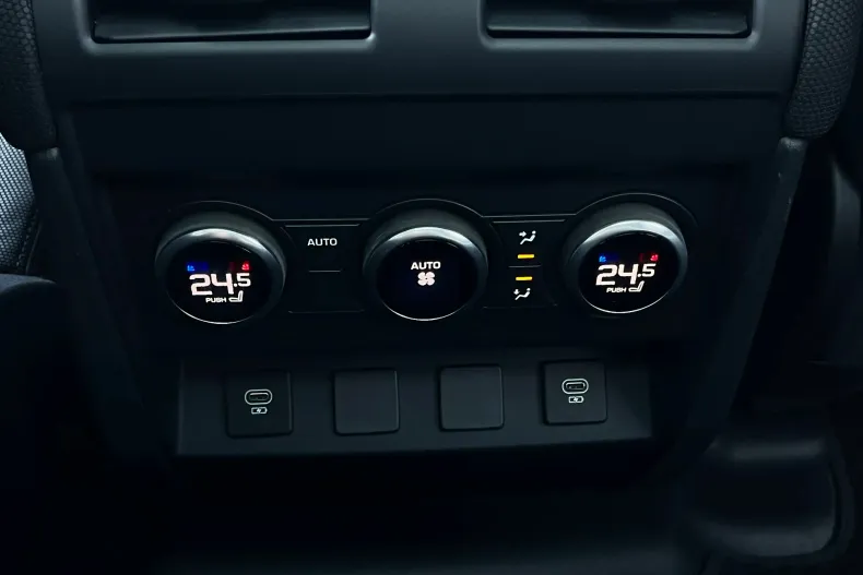 Land Rover Defender din 2022 cu 43.433 km - oferta LAN201821 - foto 14