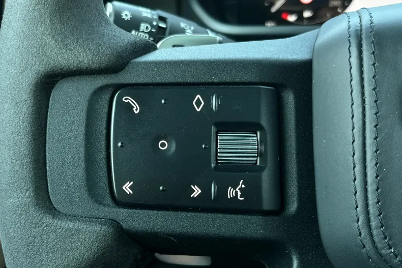 Land Rover Defender din 2022 cu 43.433 km - oferta LAN201821 - foto 18