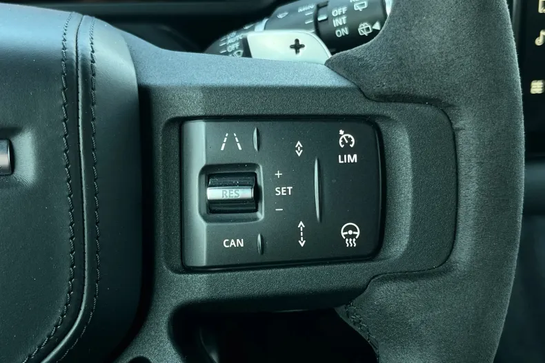 Land Rover Defender din 2022 cu 43.433 km - oferta LAN201821 - foto 19