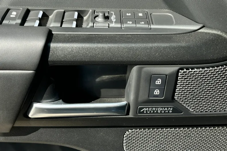 Land Rover Defender din 2022 cu 43.433 km - oferta LAN201821 - foto 23