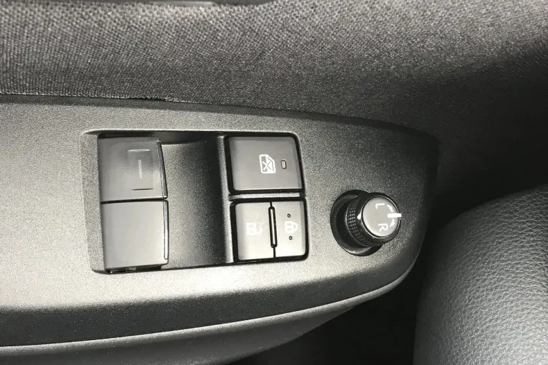 Toyota Yaris din 2022 cu 44.643 km - oferta TOY201845 - foto 23