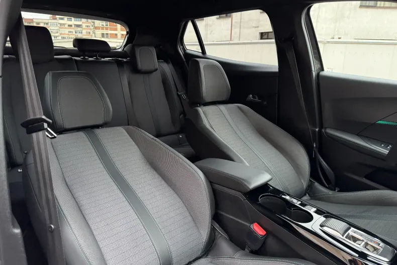 Peugeot 2008 din 2023 cu 99.800 km - oferta PEU201846 - foto 17