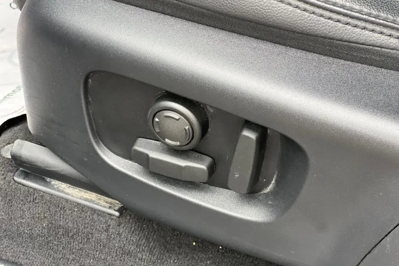 Land Rover Discovery Sport din 2023 cu 29.640 km - oferta LAN201857 - foto 30