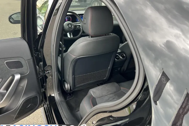 Mercedes-Benz A 200 (Clasa A) din 2024 cu 15.000 km - oferta MER201873 - foto 15