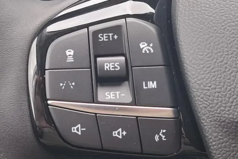 Ford Kuga din 2025 cu 0 km - oferta FOR201891 - foto 13