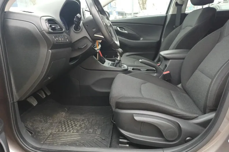 Hyundai i30 din 2023 cu 42.480 km - oferta HYU201902 - foto 10