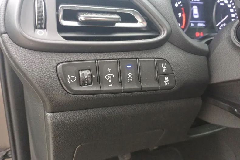 Hyundai i30 din 2023 cu 42.480 km - oferta HYU201902 - foto 11