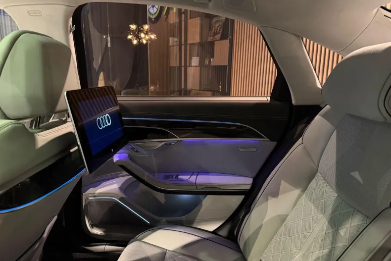 Audi S8 din 2025 cu 27.500 km - oferta AUD201909 - foto 30