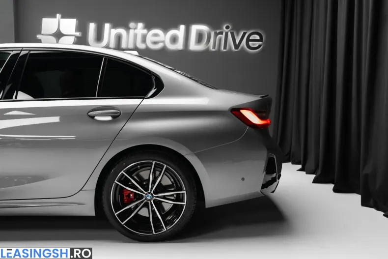 BMW 330i (Seria 3) din 2024 cu 14.600 km - oferta BMW201915 - foto 39