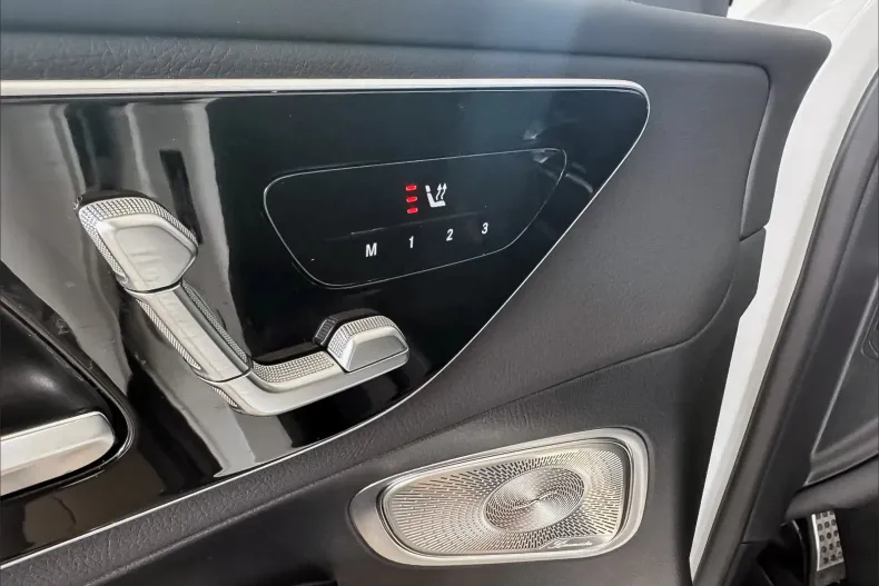 Mercedes-Benz GLC din 2025 cu 9.500 km - oferta MER201921 - foto 8