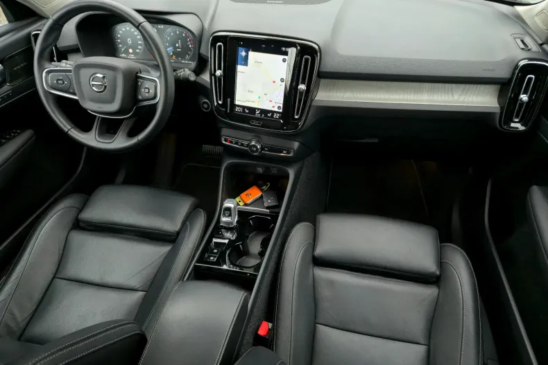 Volvo XC40 din 2020 cu 107.200 km - oferta VOL201926 - foto 6