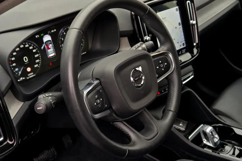 Volvo XC40 din 2020 cu 107.200 km - oferta VOL201926 - foto 11