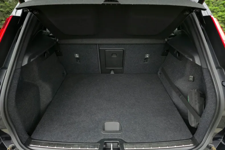 Volvo XC40 din 2020 cu 107.200 km - oferta VOL201926 - foto 15