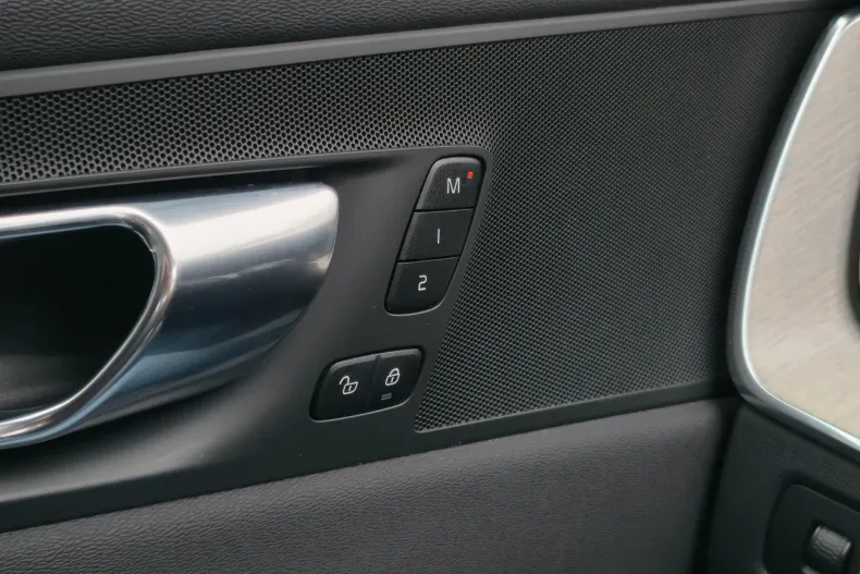 Volvo XC60 din 2021 cu 89.350 km - oferta VOL201928 - foto 12