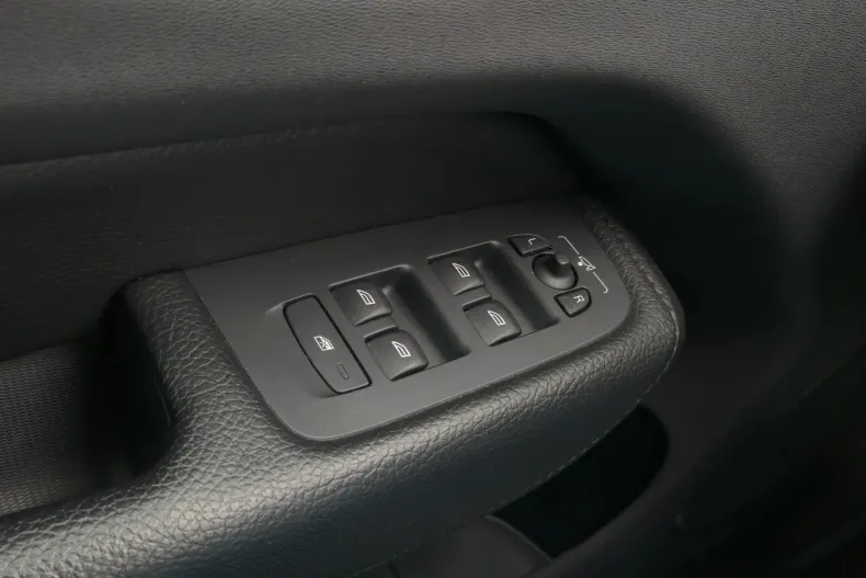 Volvo XC60 din 2021 cu 89.350 km - oferta VOL201928 - foto 13