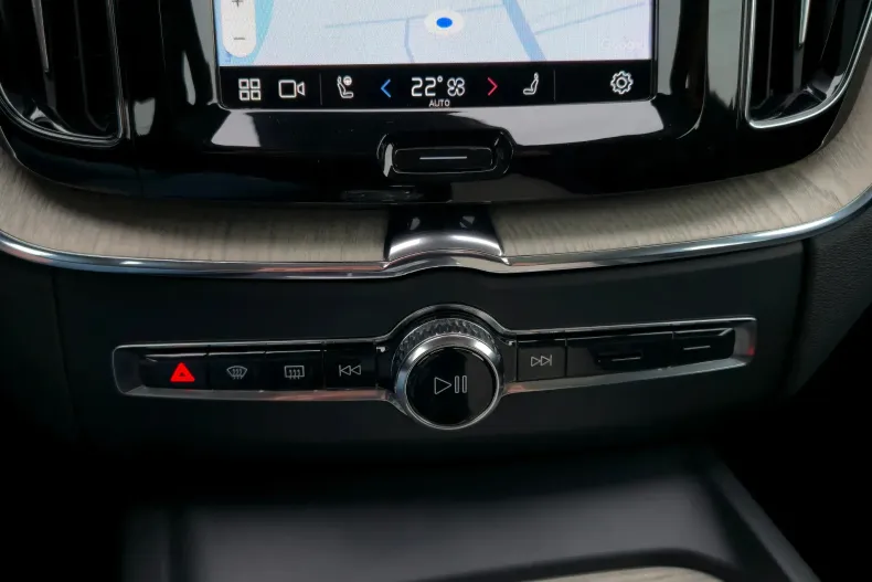 Volvo XC60 din 2021 cu 89.350 km - oferta VOL201928 - foto 35