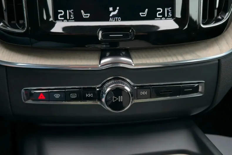 Volvo XC60 din 2020 cu 165.200 km - oferta VOL201929 - foto 18