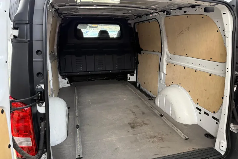 Mercedes-Benz Vito din 2023 cu 41.907 km - oferta MER201946 - foto 23