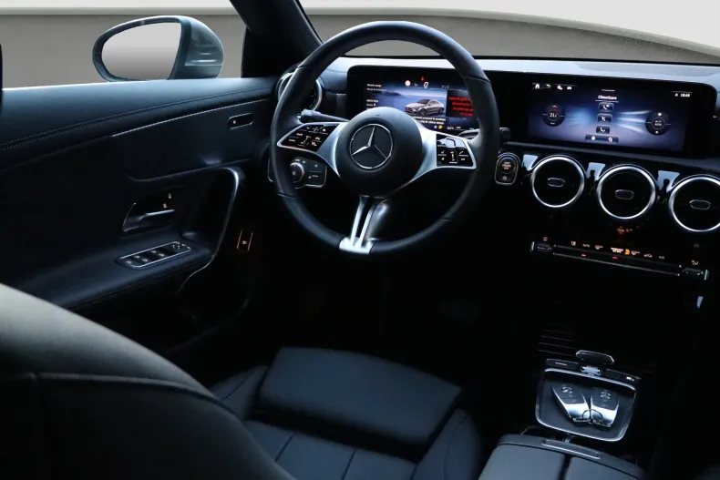 Mercedes-Benz CLA (Clasa CLA) din 2024 cu 10.775 km - oferta MER201953 - foto 12