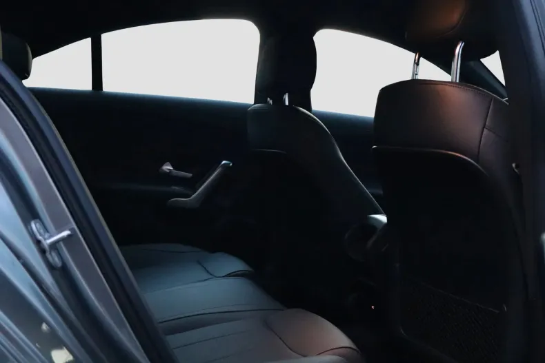 Mercedes-Benz CLA (Clasa CLA) din 2024 cu 10.775 km - oferta MER201953 - foto 18