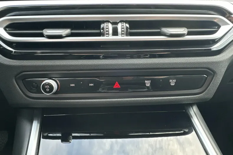 BMW 320e (Seria 3) din 2023 cu 69.227 km - oferta BMW201963 - foto 17