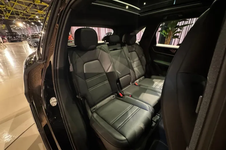 Porsche Cayenne din 2024 cu 12.000 km - oferta POR201968 - foto 19