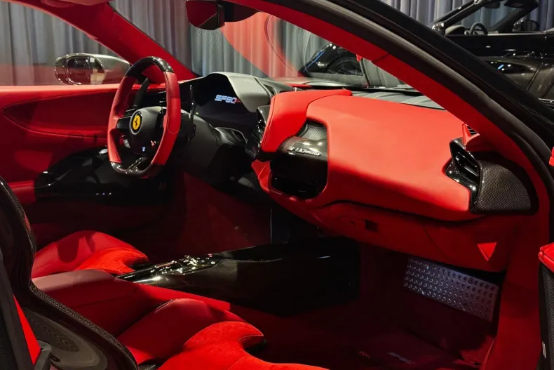 Ferrari SF90 Stradale din 2023 cu 11.000 km - oferta FER201970 - foto 13