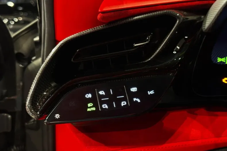 Ferrari SF90 Stradale din 2023 cu 11.000 km - oferta FER201970 - foto 17