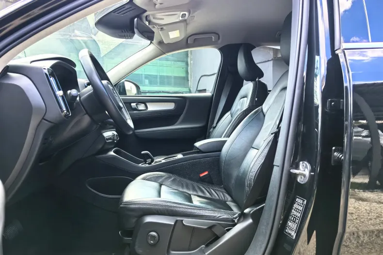 Volvo XC40 din 2022 cu 145.360 km - oferta VOL202023 - foto 10