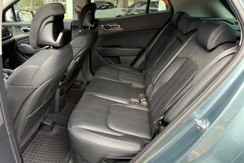 Kia Sportage din 2024 cu 12.580 km - oferta KIA202025 - foto 11