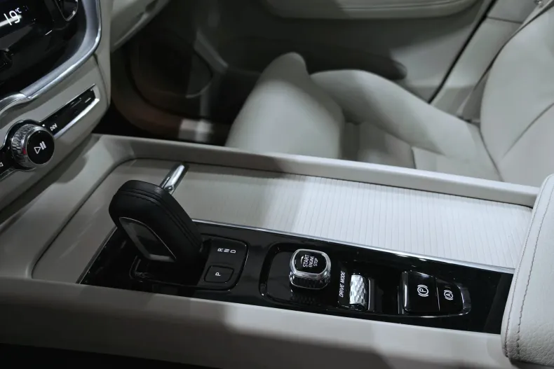 Volvo XC60 din 2020 cu 148.947 km - oferta VOL202041 - foto 28