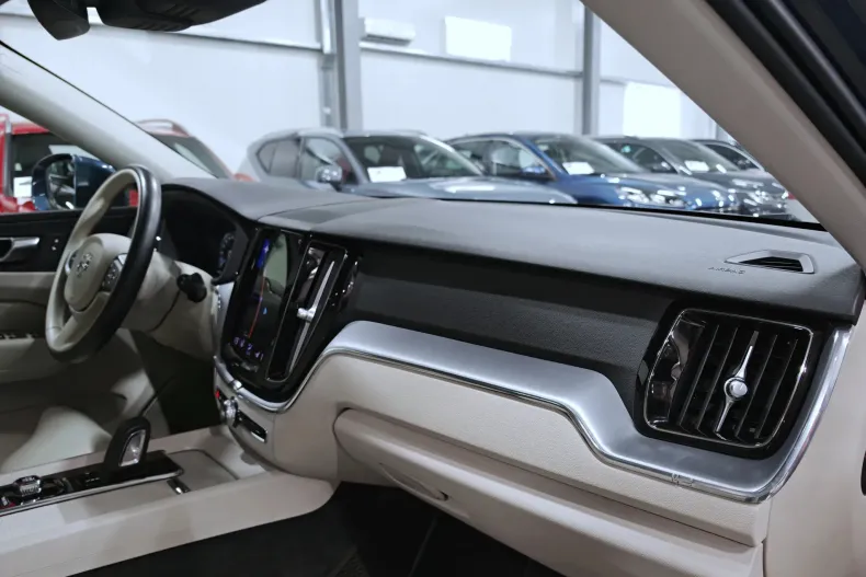 Volvo XC60 din 2020 cu 148.947 km - oferta VOL202041 - foto 32