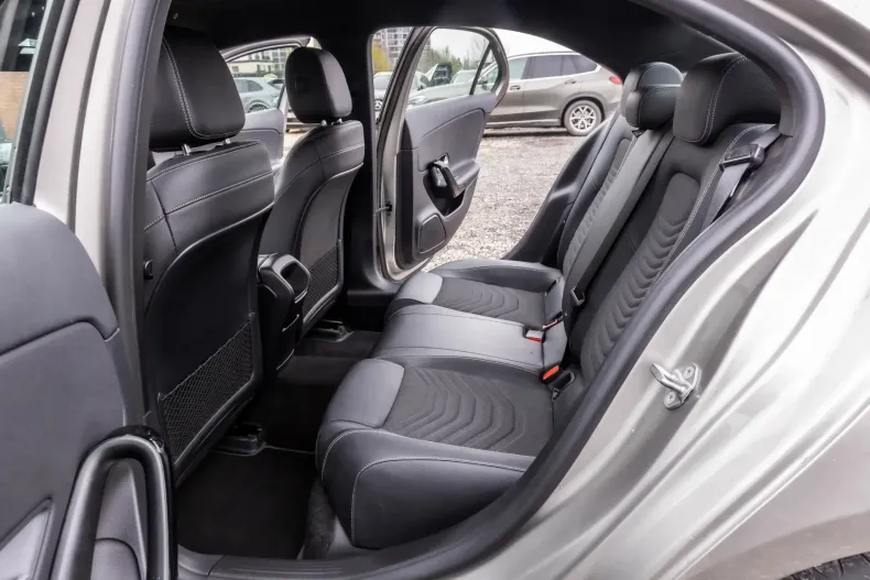 Mercedes-Benz A 180 (Clasa A) din 2020 cu 175.000 km - oferta MER202081 - foto 15