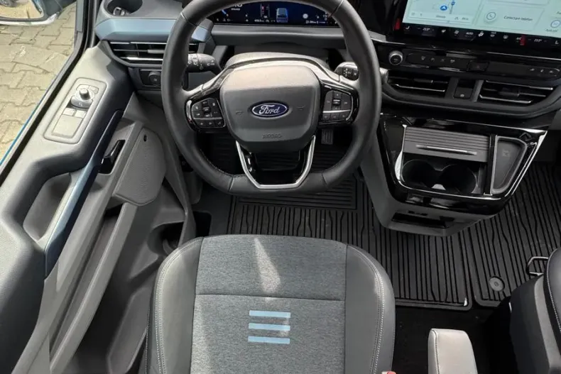 Ford Tourneo Custom din 2024 cu 4.132 km - oferta FOR202082 - foto 8