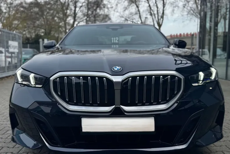 BMW 550e (Seria 5) din 2025 cu 23.300 km - oferta BMW202083 - foto 3