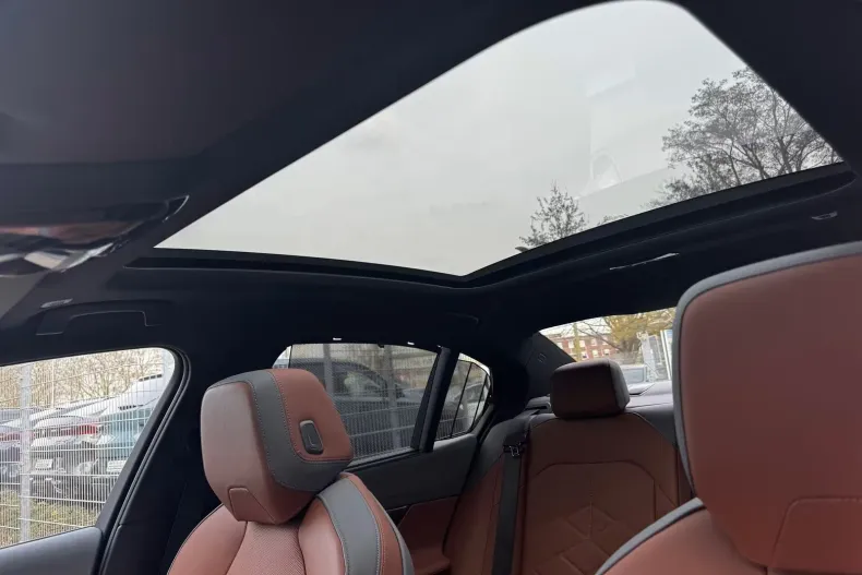 BMW 550e (Seria 5) din 2025 cu 23.300 km - oferta BMW202083 - foto 16