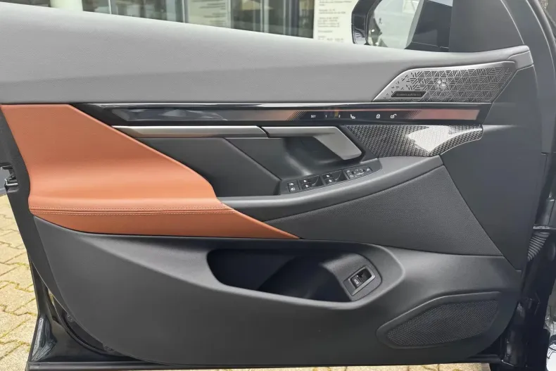 BMW 550e (Seria 5) din 2025 cu 23.300 km - oferta BMW202083 - foto 17