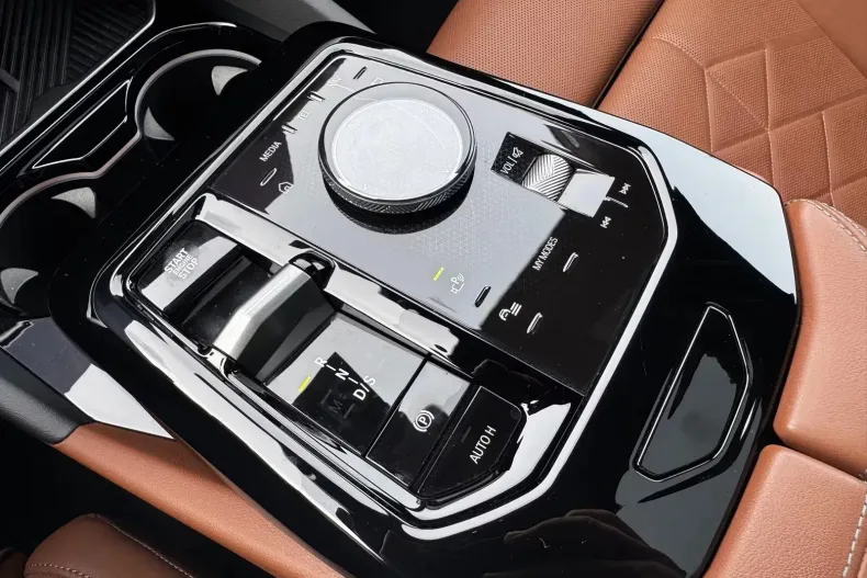 BMW 550e (Seria 5) din 2025 cu 23.300 km - oferta BMW202083 - foto 20