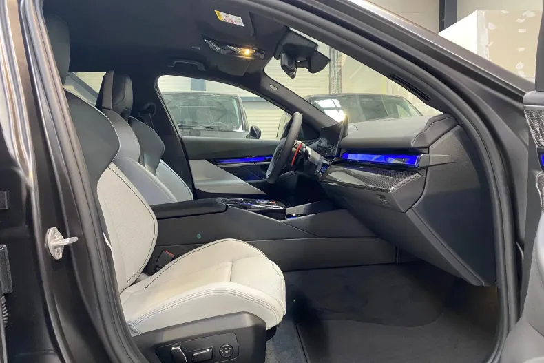 BMW M5 (Seria 5) din 2026 cu 20 km - oferta BMW202096 - foto 16