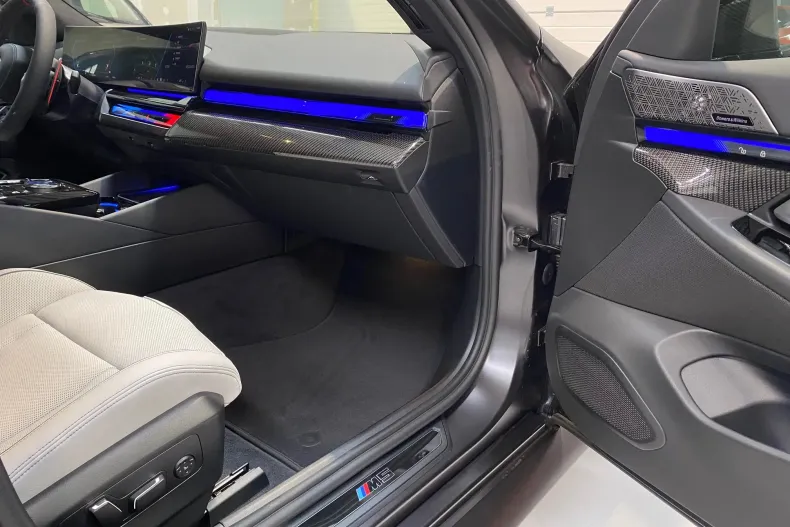 BMW M5 (Seria 5) din 2026 cu 20 km - oferta BMW202096 - foto 17