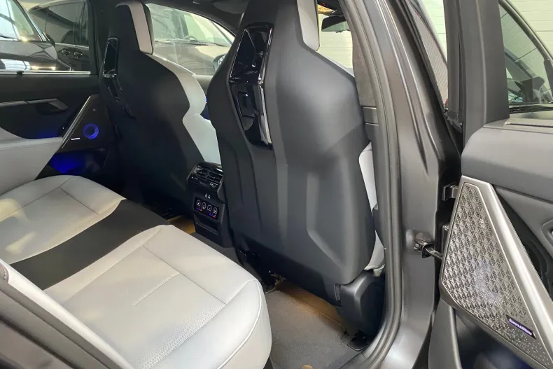 BMW M5 (Seria 5) din 2026 cu 20 km - oferta BMW202096 - foto 18