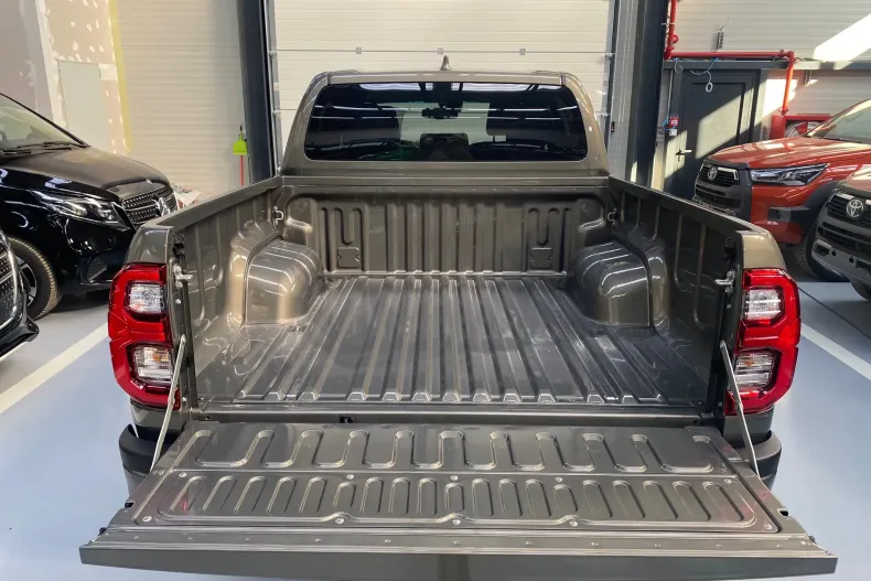 Toyota Hilux din 2025 cu 10 km - oferta TOY202097 - foto 5
