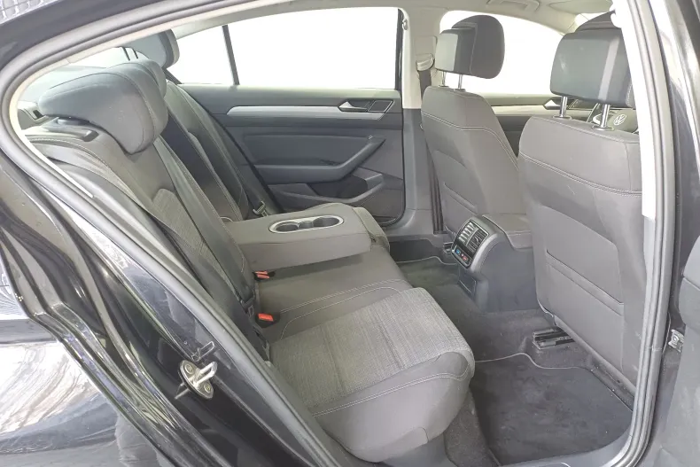 Volkswagen Passat din 2022 cu 48.485 km - oferta VOL202114 - foto 36