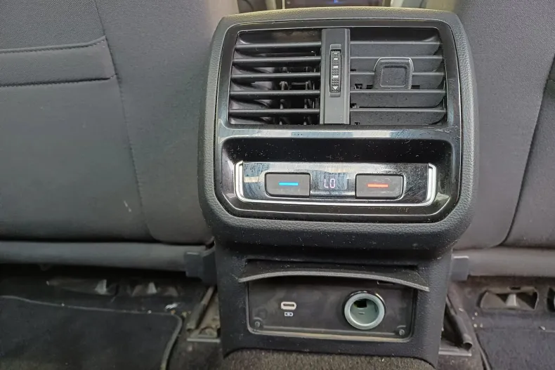 Volkswagen Passat din 2022 cu 48.485 km - oferta VOL202114 - foto 37